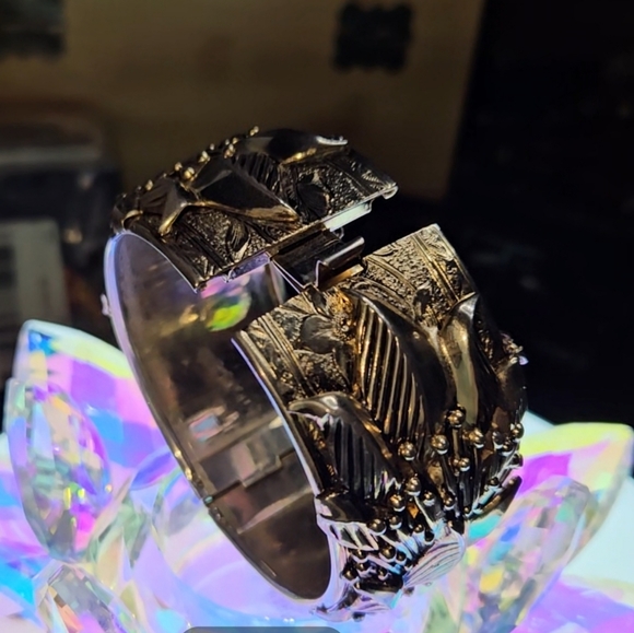 Vintage 1950's WHITING & DAVIS Floral Scroll hinged Bangle - Bracelet - Picture 5 of 6